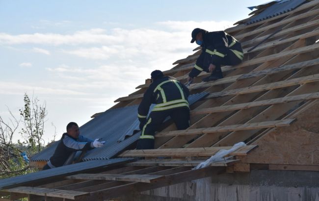 В Украине из-за непогоды повреждены более 140 домов в двух областях