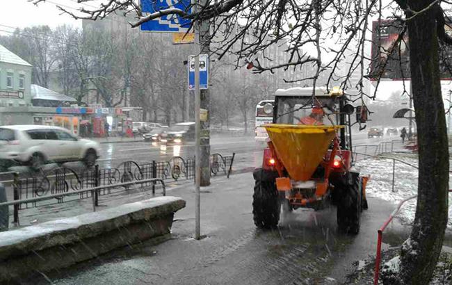Синоптики предупреждают о гололедице на дорогах в Киеве