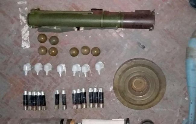 В Авдеевке в кинотеатре обнаружили арсенал оружия