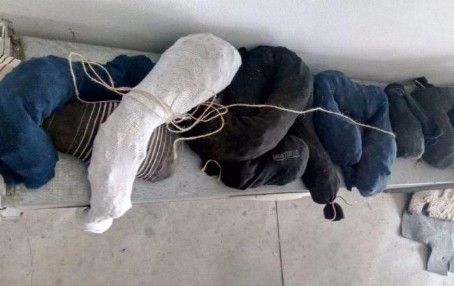 На Закарпатье таможенники изъяли Opel и около 20 кг янтаря