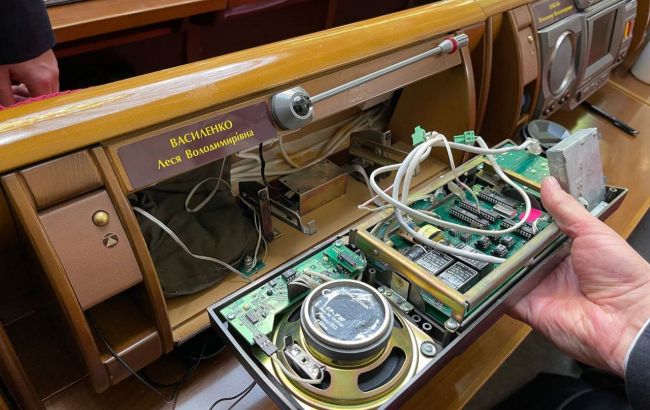 В Раде загорелся пульт голосования. ВР ушла на перерыв