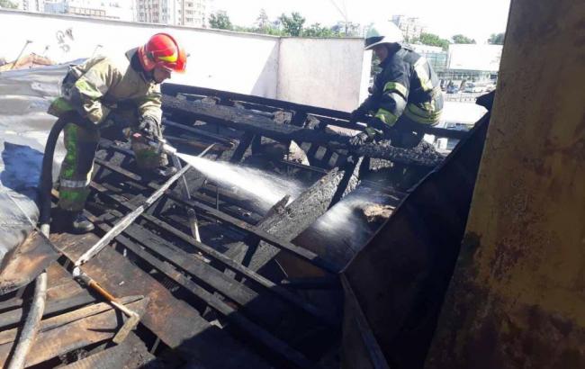 Пожар в бывшем кинотеатре в Киеве локализовали, - ГСЧС