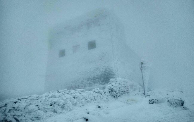 Снежный покров в Карпатах местами достиг 0,5 метра