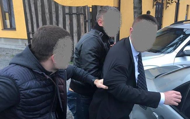 Главу одной из РГА Львовской области задержали на взятке