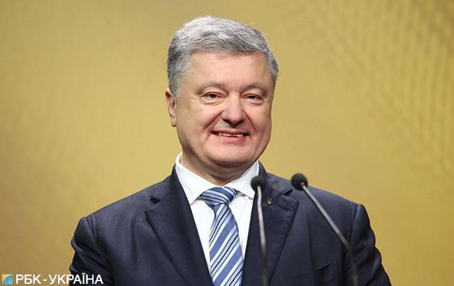 Порошенко готов подать изменения в Конституцию по Крыму