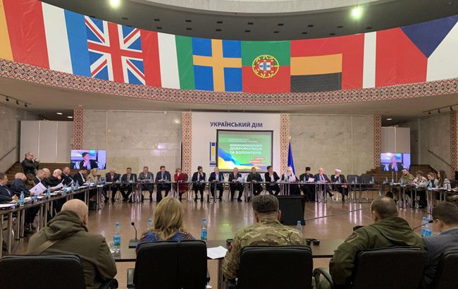 Тимошенко: Україна зберегла суверенітет у 2014 завдяки добровольцям