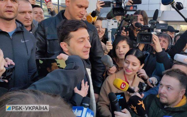 Зеленский сдал анализы перед дебатами с Порошенко