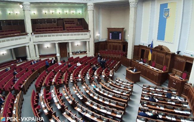 Рада рассмотрела почти 90% правок к "языковому закону"