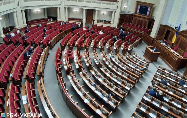 Рада рассмотрела почти 2 тысячи правок к "языковому закону"