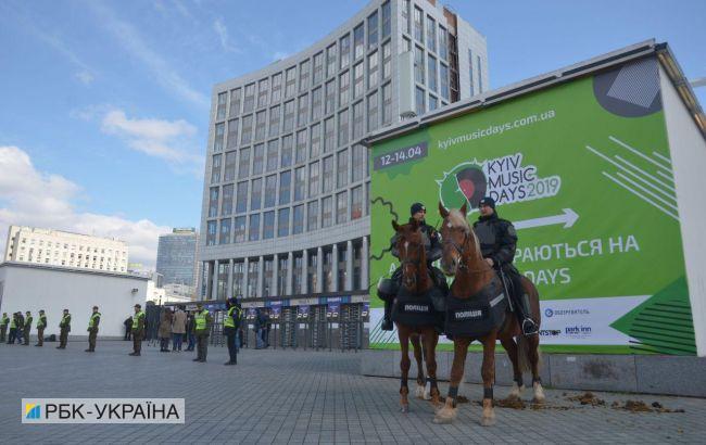 На НСК "Олимпийский" перед дебатами стянули силовиков