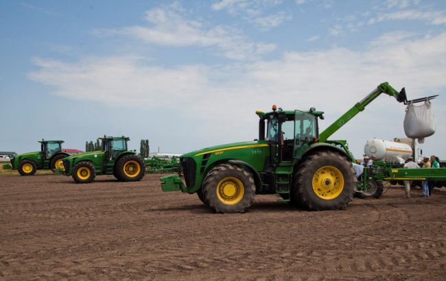 У "Укрлендфармінгу" Бахматюка планують оновити парк комбайнів