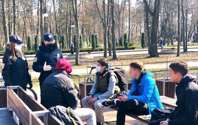 В первый день усиленного карантина полиция составила почти 200 админпротоколов