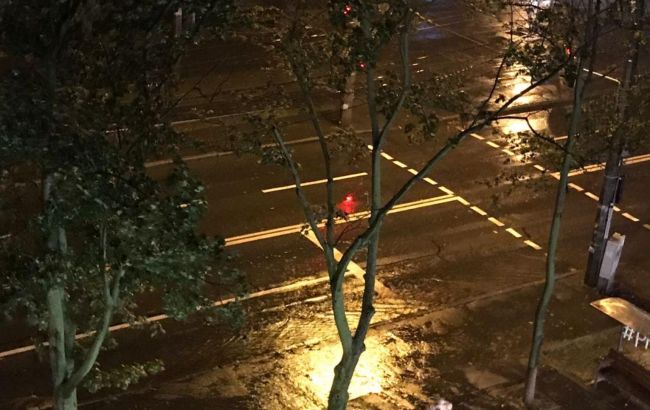 Киев накрыла непогода: последствия ливня в столице