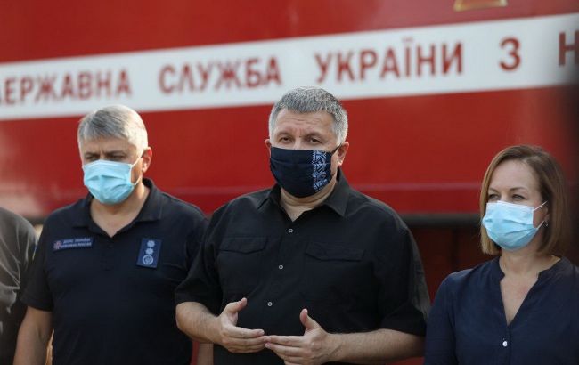Аваков про пожежі на сході: загроз іншим населеним пунктам немає