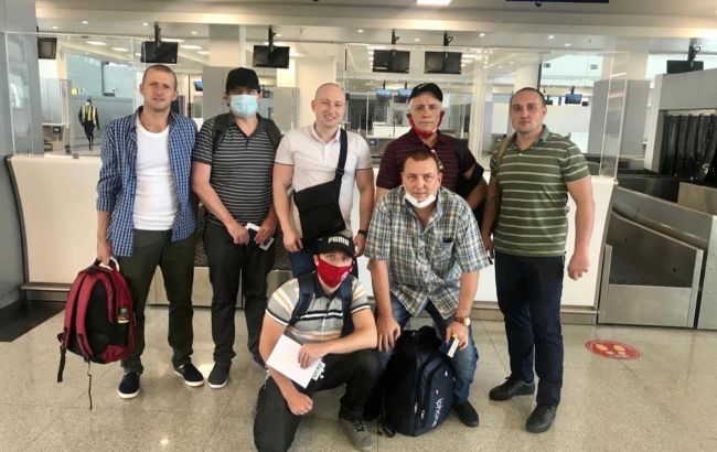 Захваченных у берегов Нигерии украинских моряков освободили