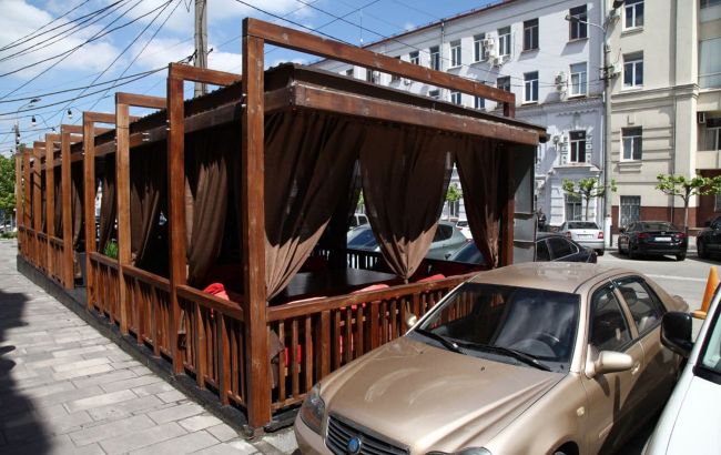 В Днепре инспекторы по благоустройству начали проверки летних террас кафе и ресторанов