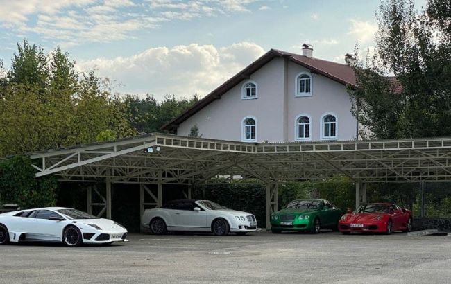 Як у Монако: під Києвом знайшли парковку з елітними авто (фото і відео)