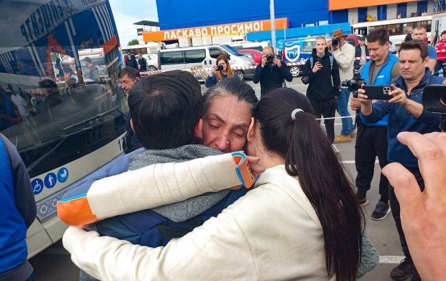 Эвакуация из "Азовстали": назвали количество спасенных лиц