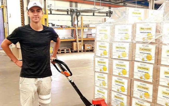 Фонд Ахметова передав гуманітарну допомогу переселенцям у Полтавській області