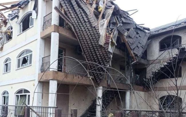 У Залізному Порту ЗСУ вдарили по готелю, де проживали співробітники ФСБ, - СтратКом