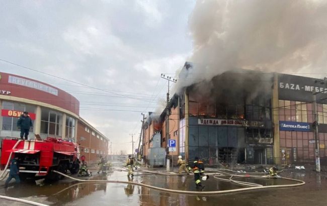 На російській Кубані загорівся ТЦ (відео)