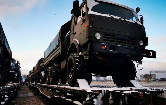 До Білорусі прибув новий ешелон із російською технікою: подробиці