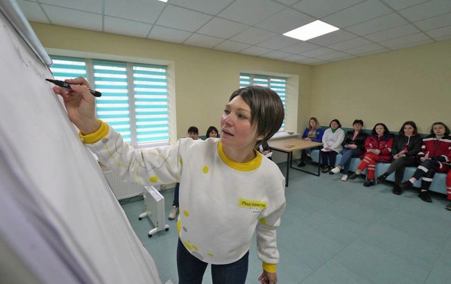 Психологи Фонду Ахметова провели консультацію для медиків Тростянця