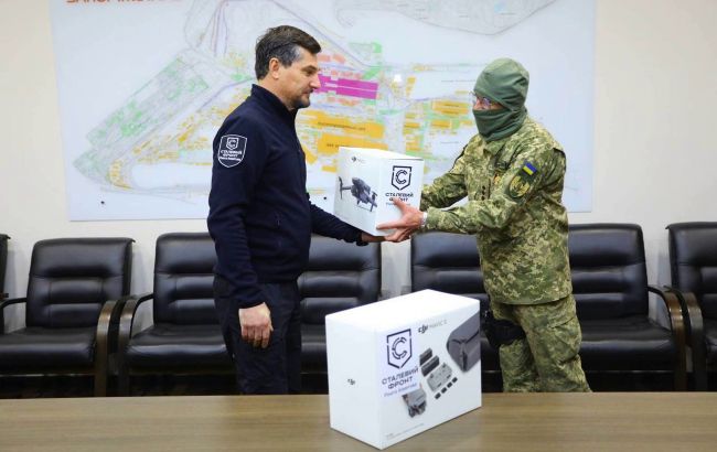 "Сталевий фронт" передав бійцям на передовій дрони-розвідники