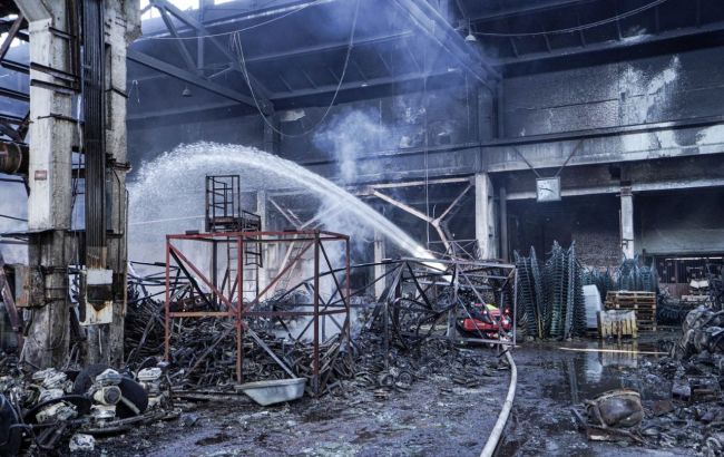 В Тернополі загасили пожежу після влучання російської ракети