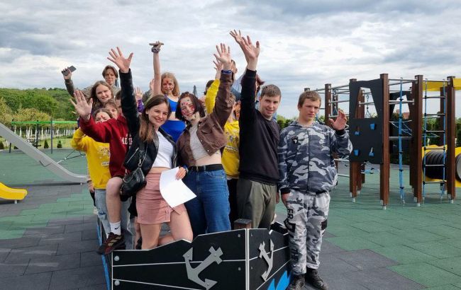 Відкрито реєстрацію на літні зміни для дітей "Блогер Кемп" від Фонду Ахметова