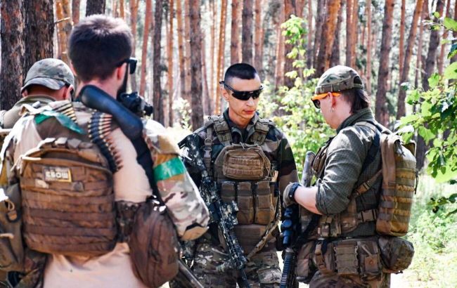 Авто для розвідки. VATRA та РБК-Україна запускають збір на армію