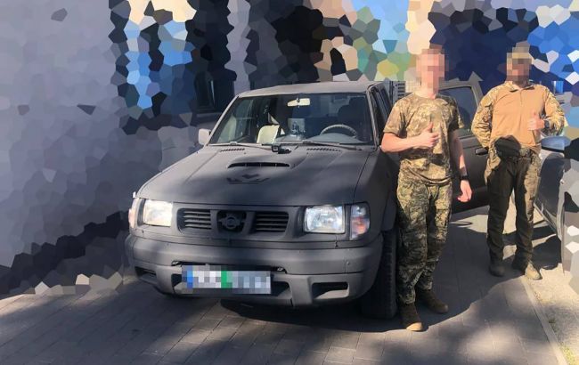 Favbet Foundation передав ЗСУ черговий позашляховик Nissan Navara