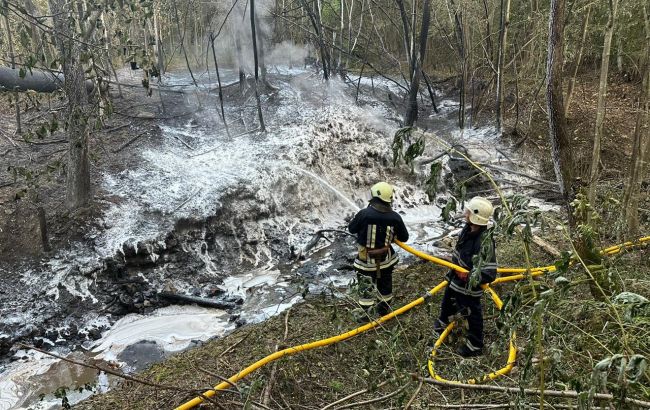 Вибух на нафтопроводі під Івано-Франківськом ліквідували: фото та відео