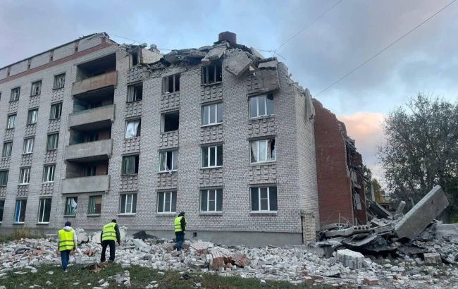 Під завалами гуртожитку в Слов'янську перебувають дві людини