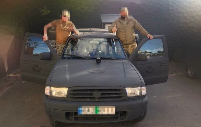 Favbet Foundation передав бійцям ЗСУ на передову черговий позашляховик Mazda