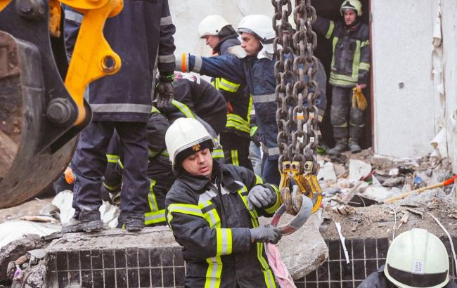 В Одесі завершили пошукову операцію на місці удару дрона