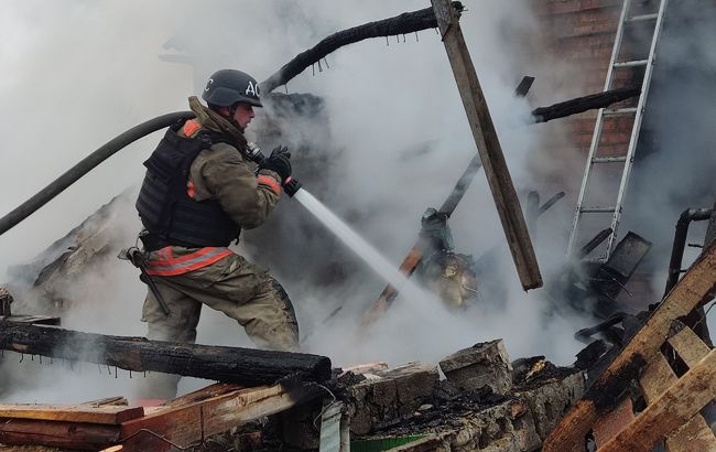 Войска РФ обстреляли жилой сектор Никополя, есть раненая