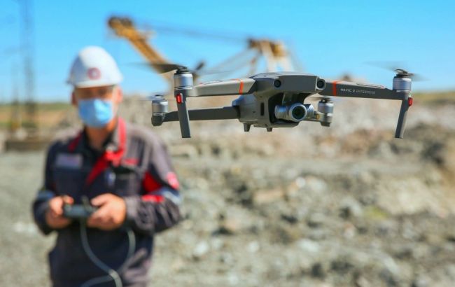 "Сталевий фронт" Ахметова передав на фронт вже 6 тисяч дронів різних модифікацій 