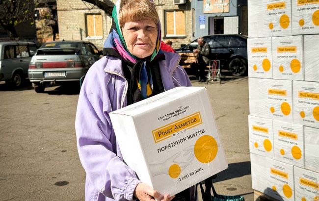 У Селидовому триває видача гуманітарної допомоги від Фонду Ахметова