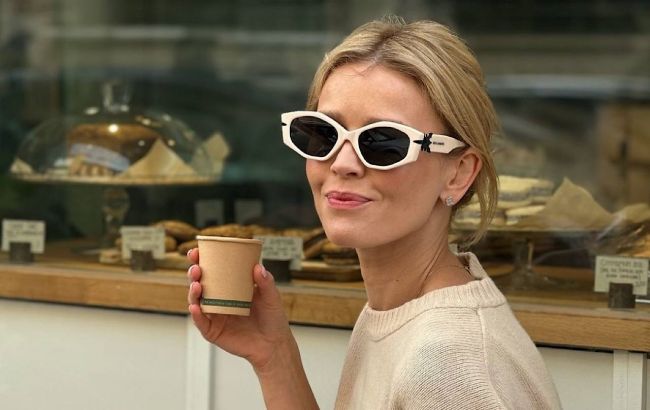 Известная украинская актриса соединила трендовую юбку с классическим свитером: вот, что получилось