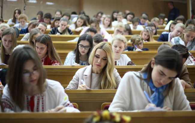 Радіодиктант національної єдності 2025: цікаві факти, рекорди, історія і як долучитися