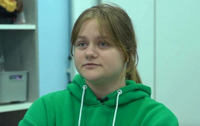 18-річна Настя з Донеччини довірила свою історію музею "Голоси мирних"