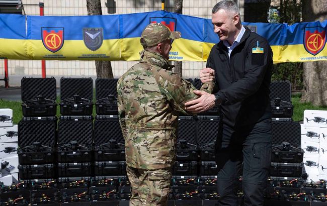 Кличко доручив збільшити допомогу війську з бюджету столиці ще на 2 млрд грн
