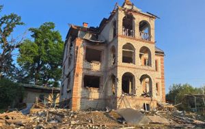 РФ нанесла серию авиаударов по Купянску: повреждено более 80 домов (фото)