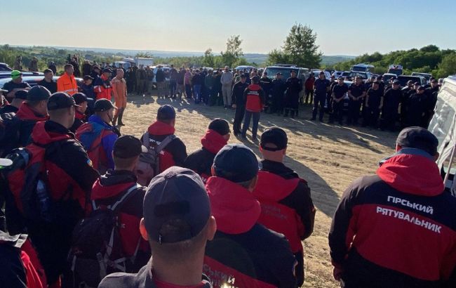 На Прикарпатті третю добу шукають 5-річного хлопчика, який зник у лісі (фото)