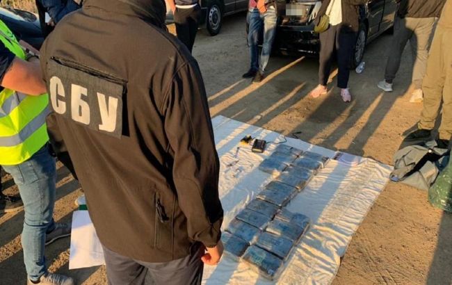 Спрятали кокаин в бананах: в Украине осудили членов международной наркомафии "Ндрангета"