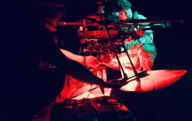 Безшумний рятівник: у поліції показали, як Vampire постачає боєприпаси, їжу й воду на фронт