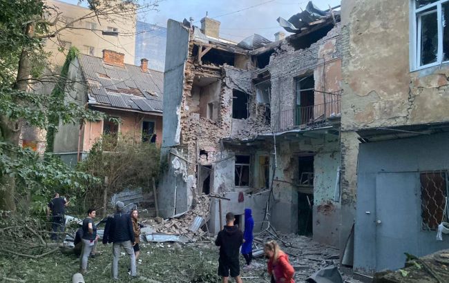 Нічний удар по Львову: серед 10 поранених - діти, знищено квартири й бізнеси
