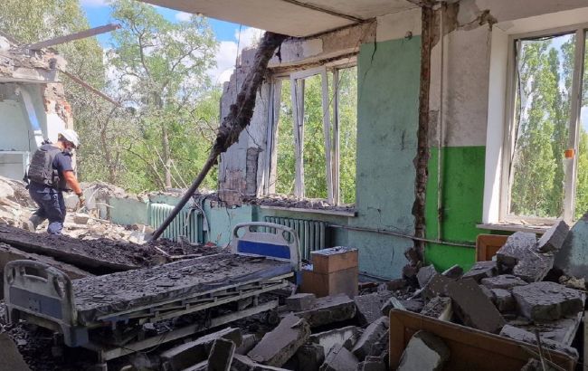 Удар по будівлі медзакладу у Харкові: з'явились фото наслідків