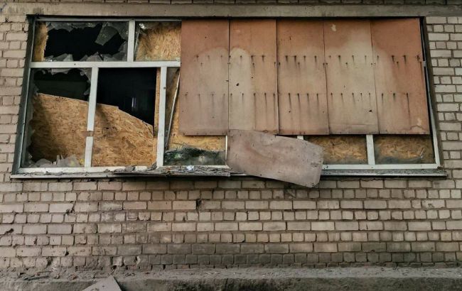 Повреждено учебное заведение, есть раненый: появились фото последствий удара по Херсону